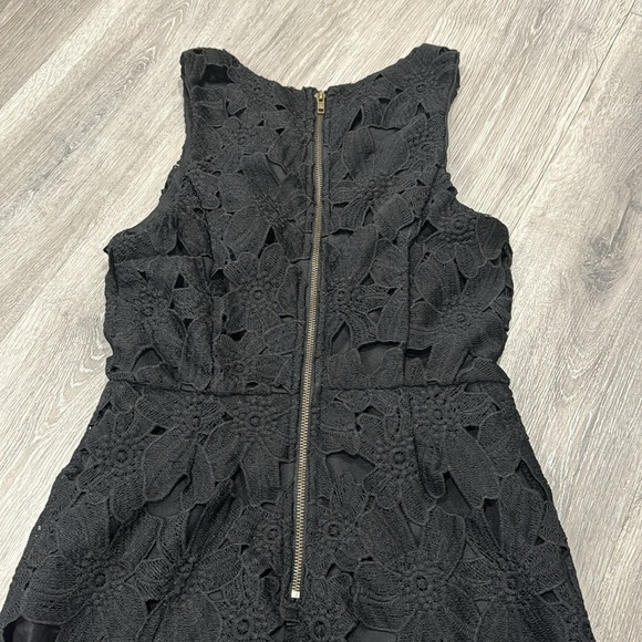 Lace Crochet ASTR The Black Label Women’s Black Sleeveless Midi Dress Medium - Picture 7 of 16